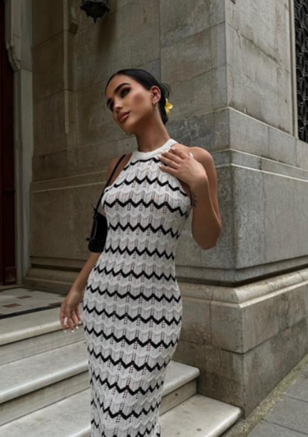 Robe Col Dos Ajouré – Écru & Noir