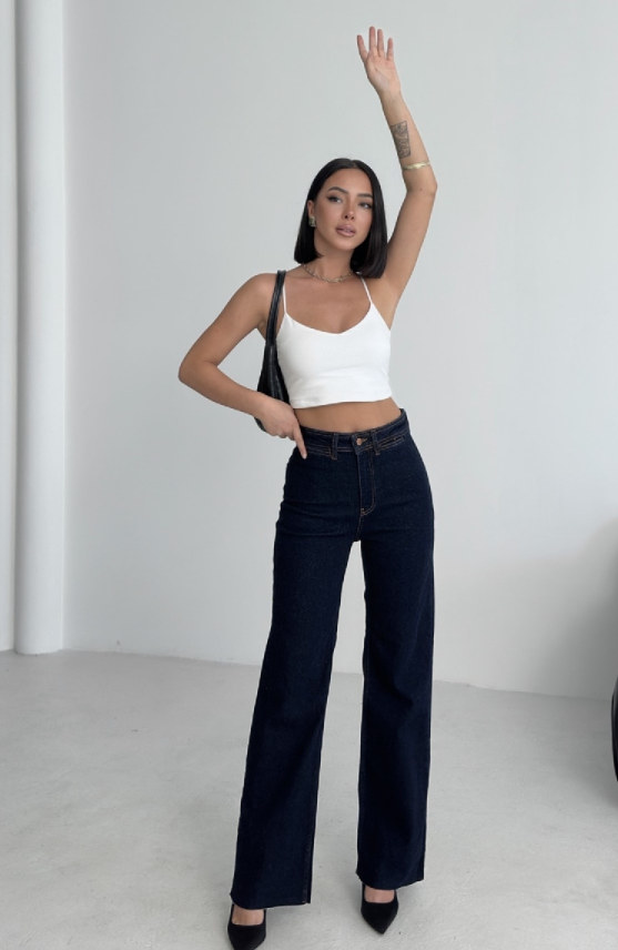 Jean Mom Bleu Marine – Taille Haute & Jambe Évasée